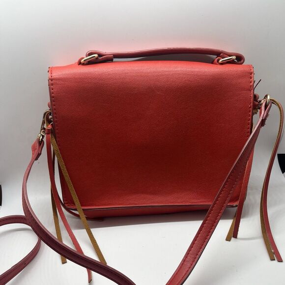 Red Vegan Faux Leather Urban Expressions handbag with adjustable strap - Picture 2 of 10